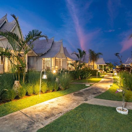 Paus Putih Hotel Нуса-Лембонган Экстерьер фото
